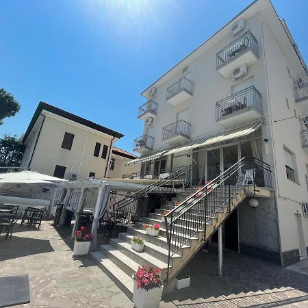 Hotel Moroni Rimini Exterior photo